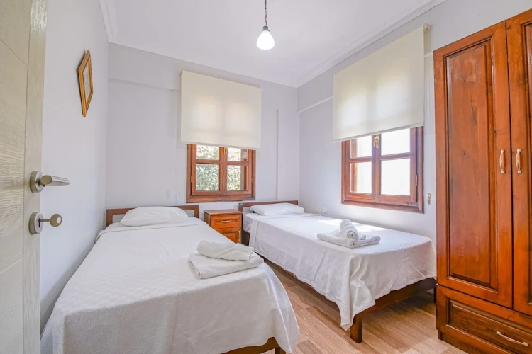 2 Bedrooms Apartment