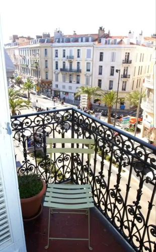 Captivating 3-bed Apartment in Cannes