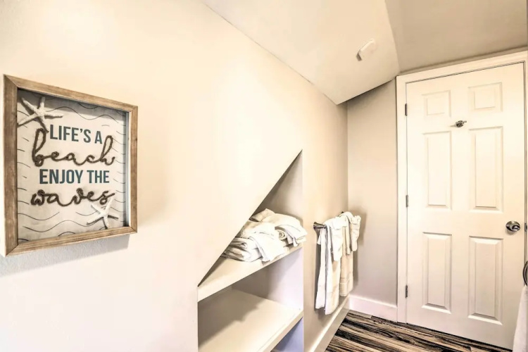 Old Orchard Beach Apartment - Quick Walk To Beach! - Old Orchard Beach, ME