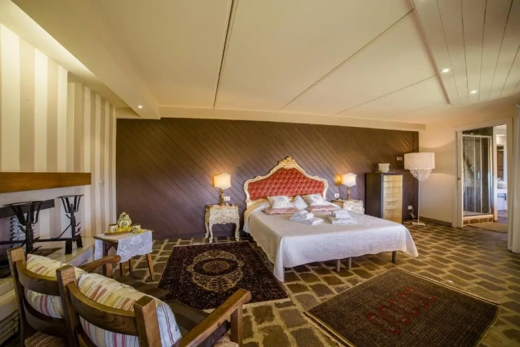 4 Bedrooms Villa