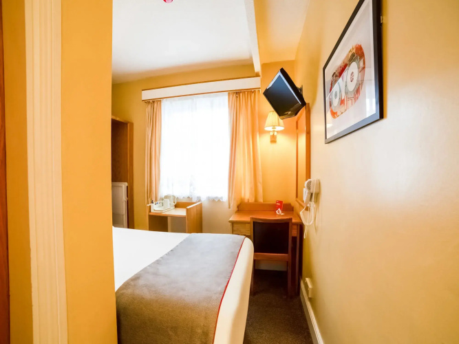 OYO Sandringham Hotel
