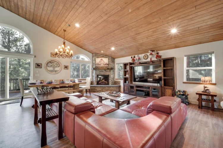 4 Bedrooms Cottage