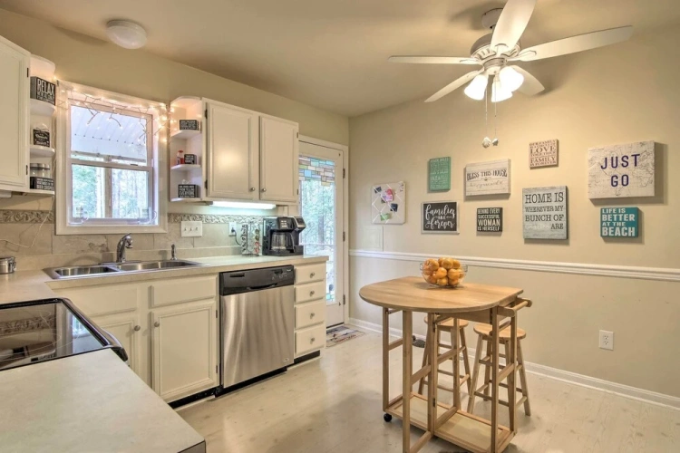3 Bedrooms Cottage