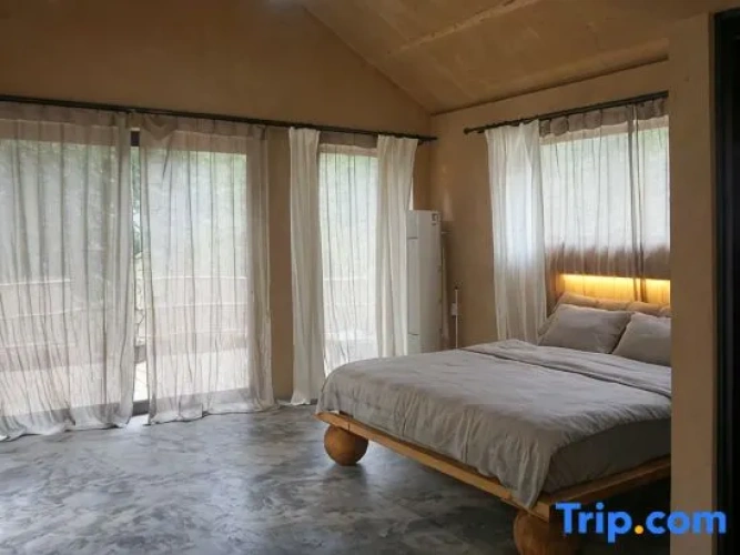 5 Bedrooms Suite