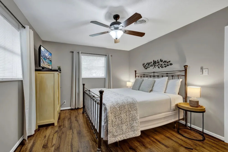 Stylish Remodel, Firepit, Pet Friendly