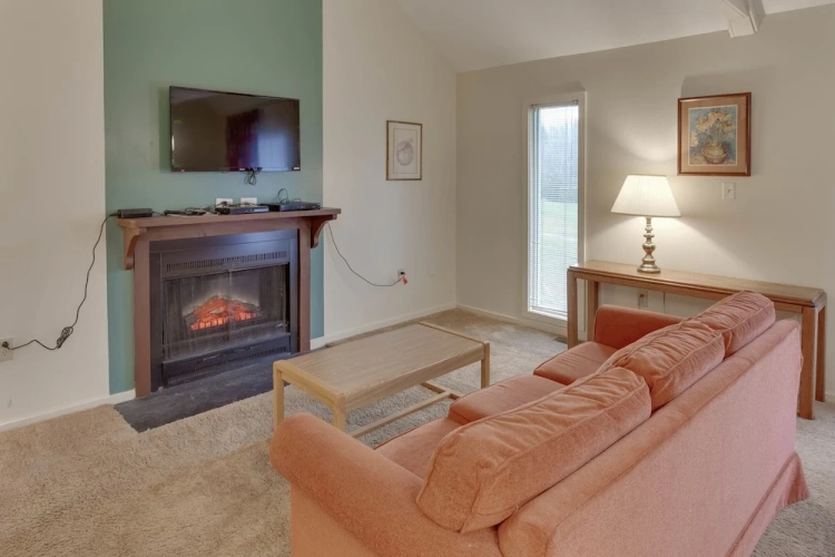 2 Bedrooms Chalet