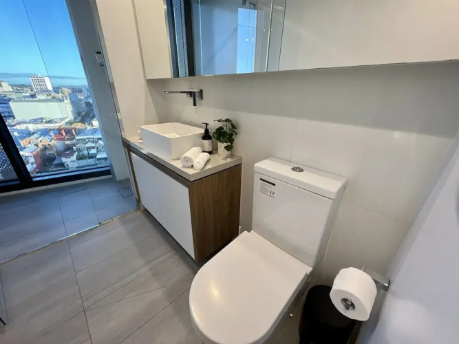 Stylish 1-bed With Pool, Gym & Free Parking