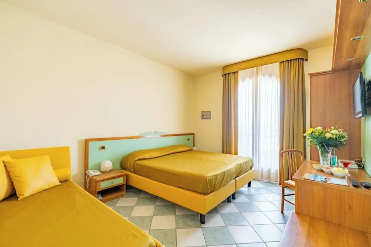 Superior Quadruple room