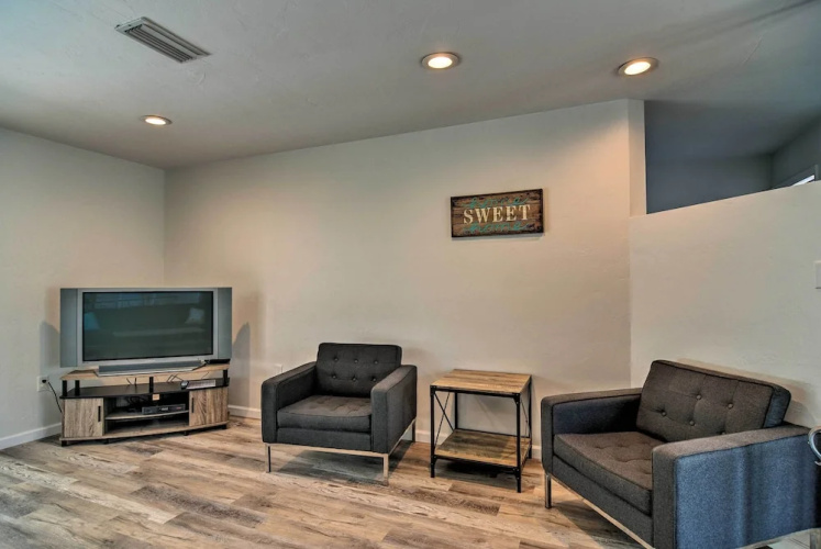Sarasota Home w/ Large Backyard & Water Access