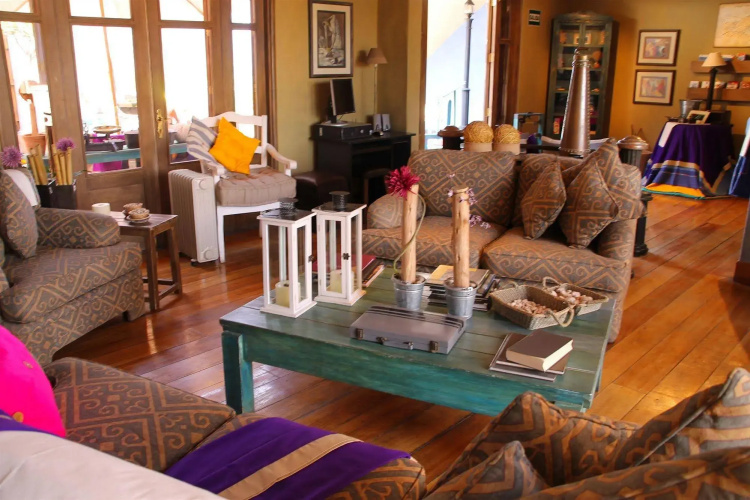 Azul Colonial