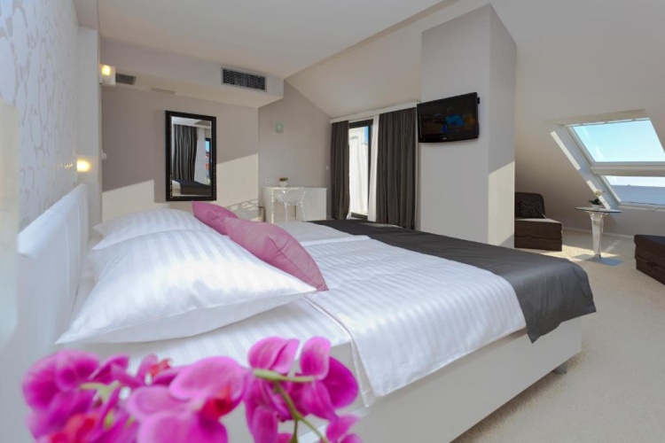 Luxury Suite with balcony and with sea view