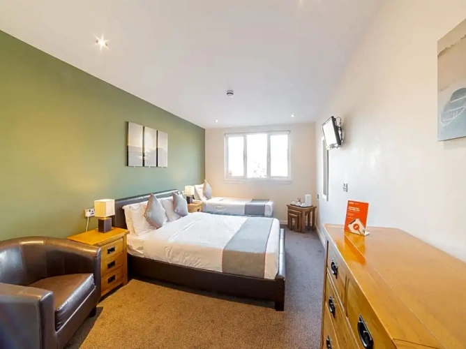 Standard Triple room