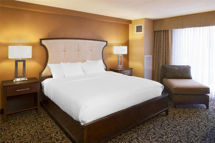 DoubleTree by Hilton Hotel Bay City - Riverfront photo 6