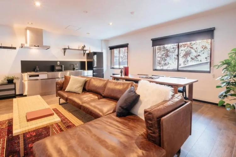 3 Bedrooms Apartment