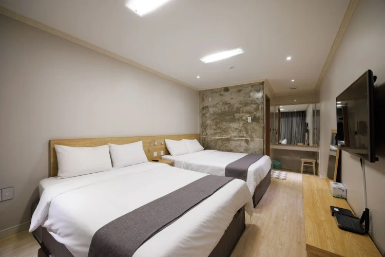 1 Bedroom Suite