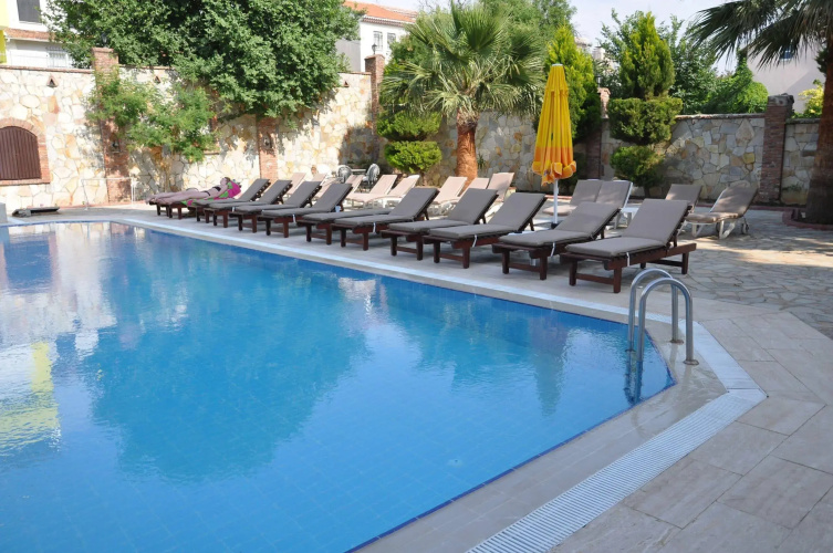 Esat Otel