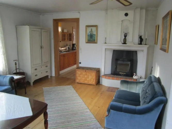 2 Bedrooms Cottage