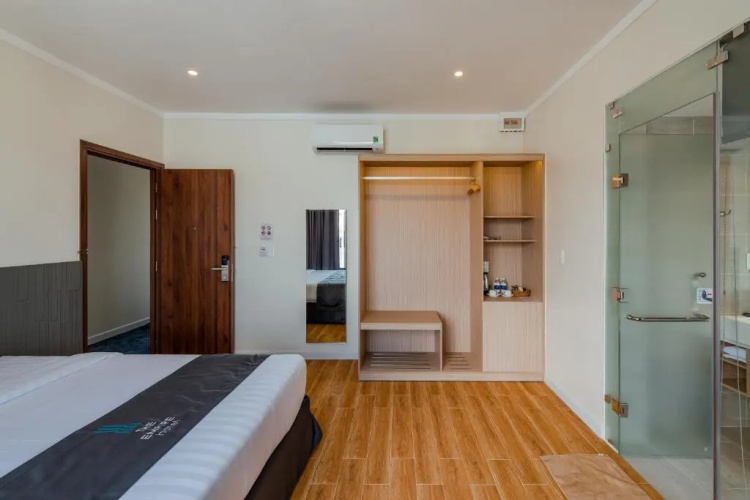 The Empire Hotel