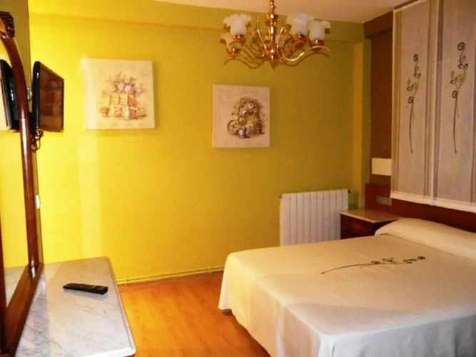 4 Bedrooms Apartment