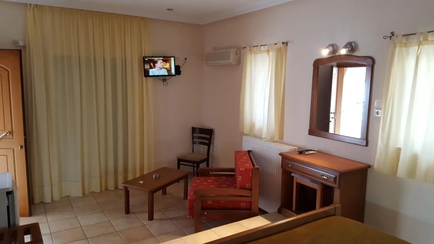 Standard Triple room