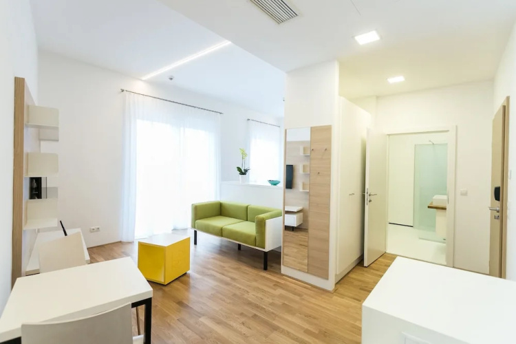 sHome Self-Check-in Hotel Graz