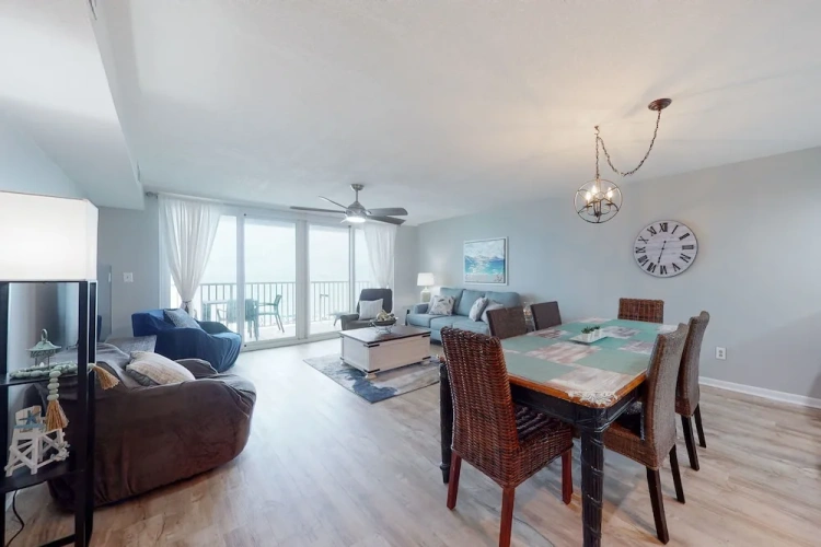 3 Bedrooms Standard Family room with balcony and beachfront