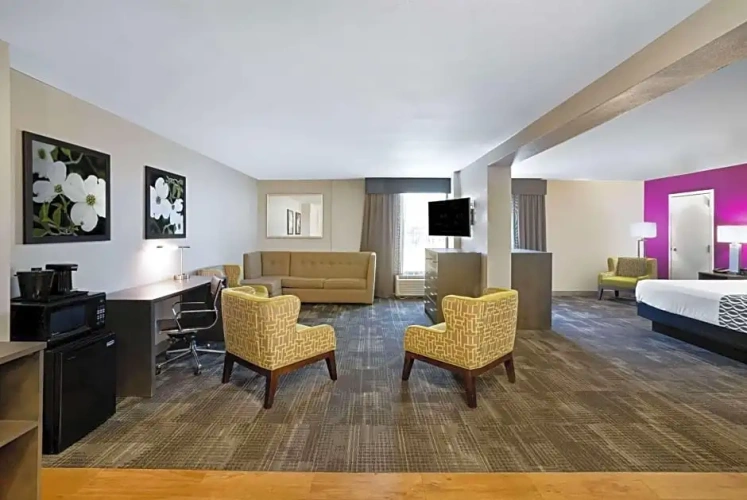 Double Suite with pool view