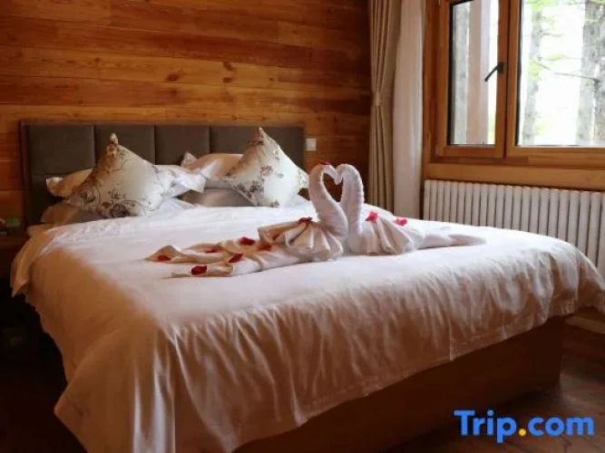 Family Suite with land view