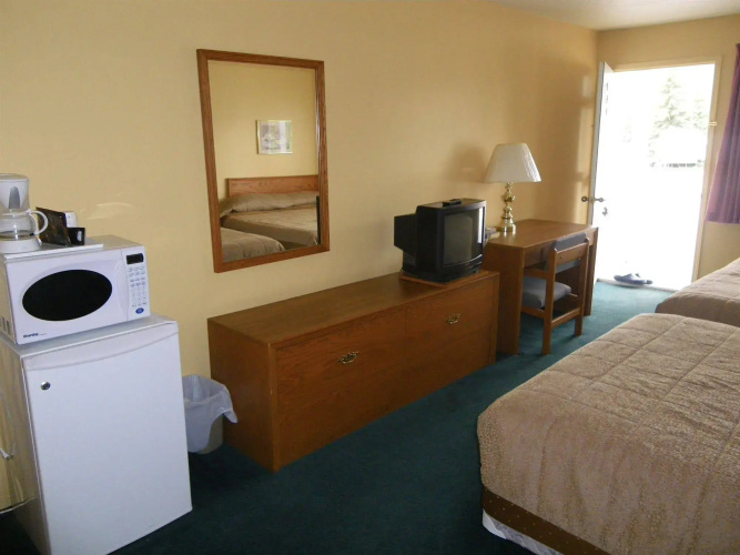 Selkirk Inn