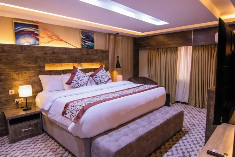 Heroes Luxury Apartments and Suites