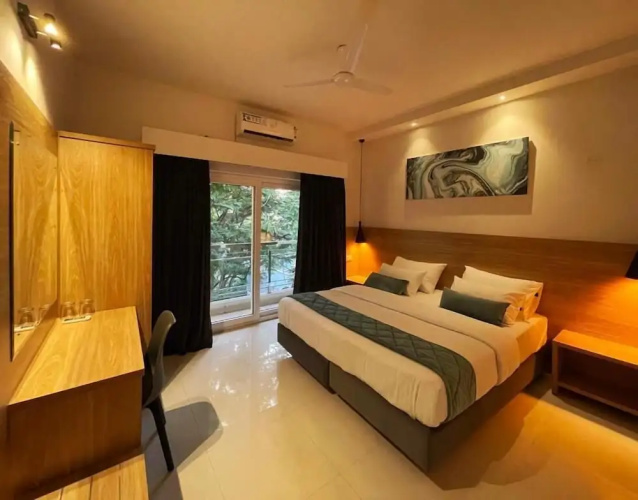 Eiffel Suites