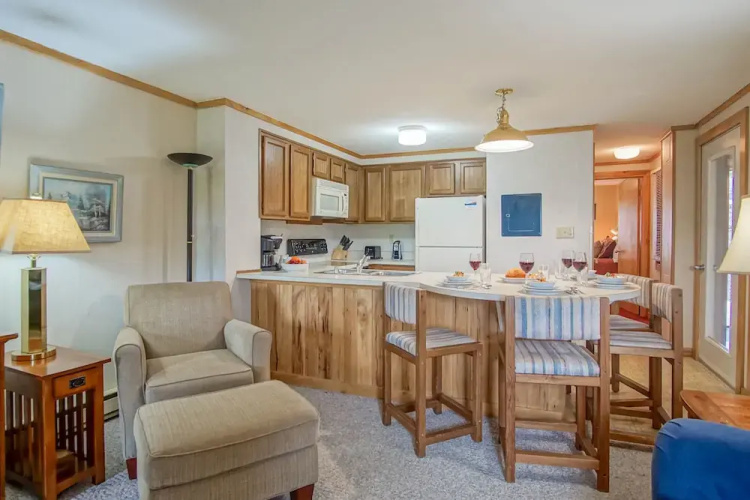 Powderidge 60: Slope Side, Fireplace, Spacious Deck