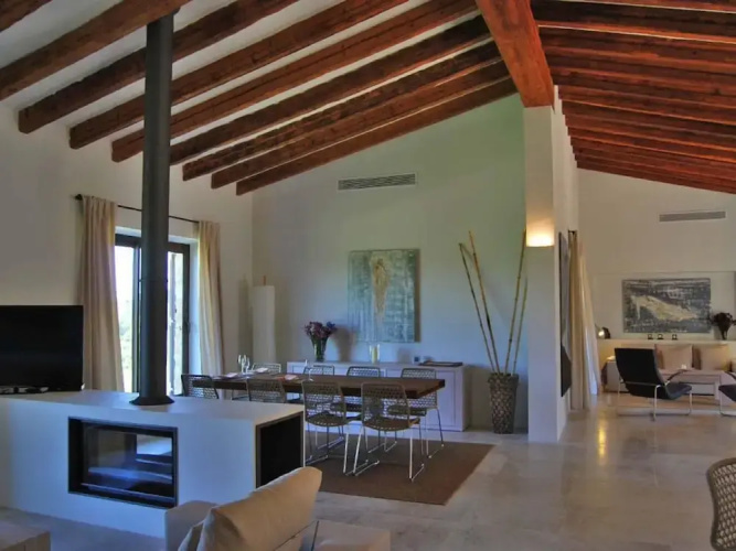 Attractive Holiday Home With Pool