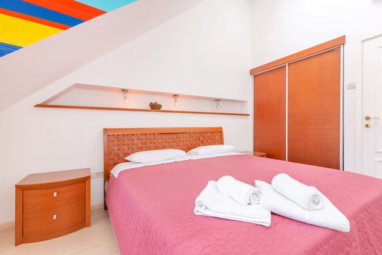 3 Bedrooms Apartment