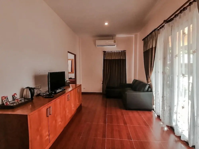 Chaithalay Khanom Resort