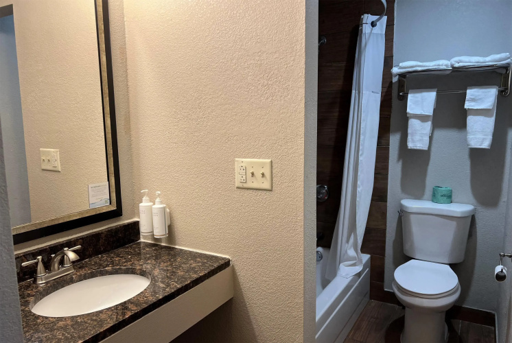 Days Inn by Wyndham West Des Moines / Clive