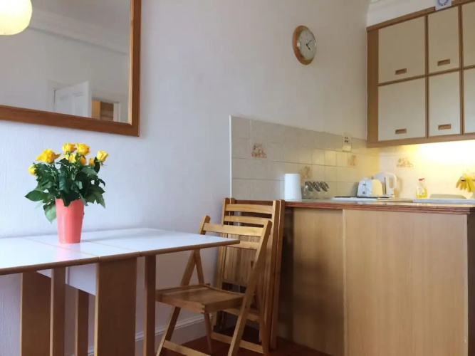 1 Bedroom Murrayfield Apartment