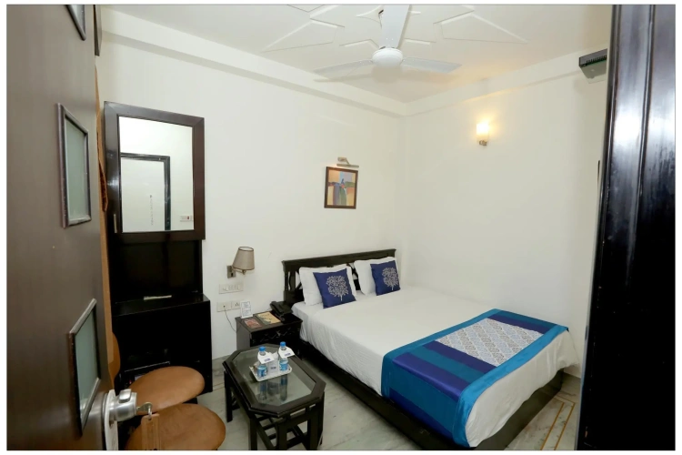 Economy room