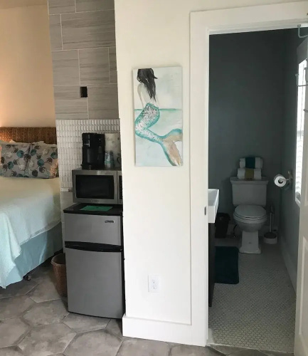 GIPH Mermaids Tale Sleeps 2 w Queen