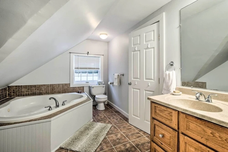 4 Bedrooms Cottage