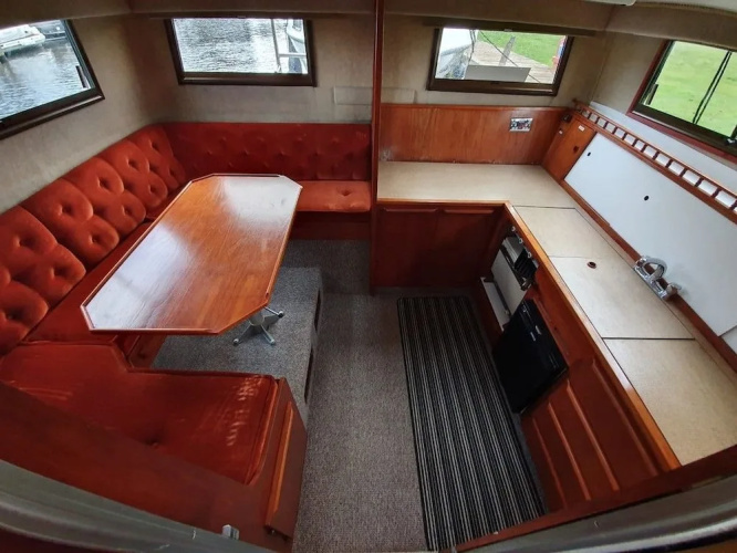 Houseboat Lynx
