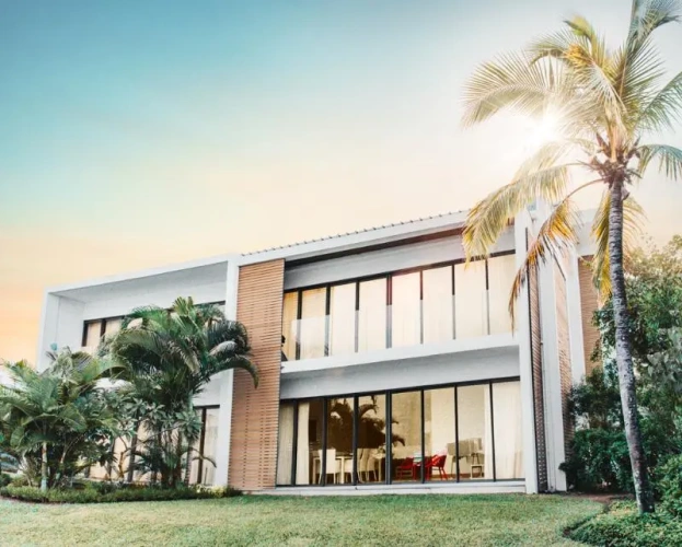 2 Bedrooms Basement Suite beachfront