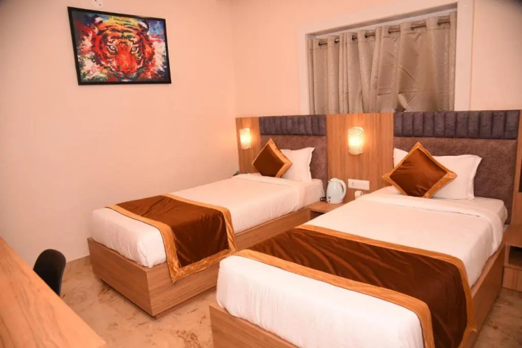 Hotel Ekta International