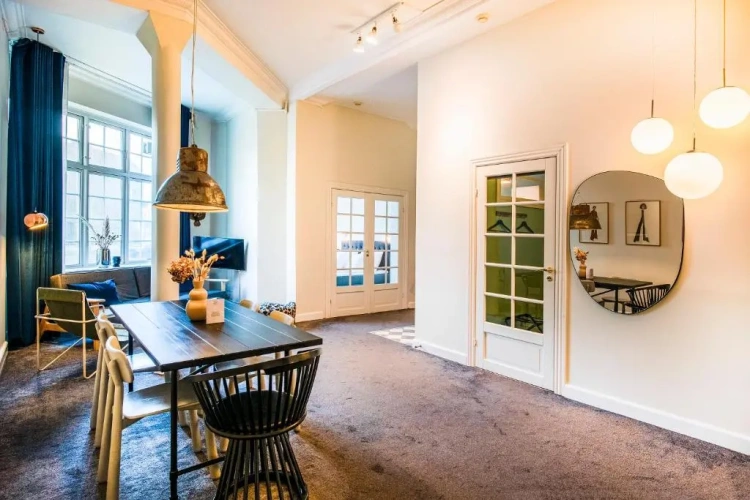 Standard room with street view