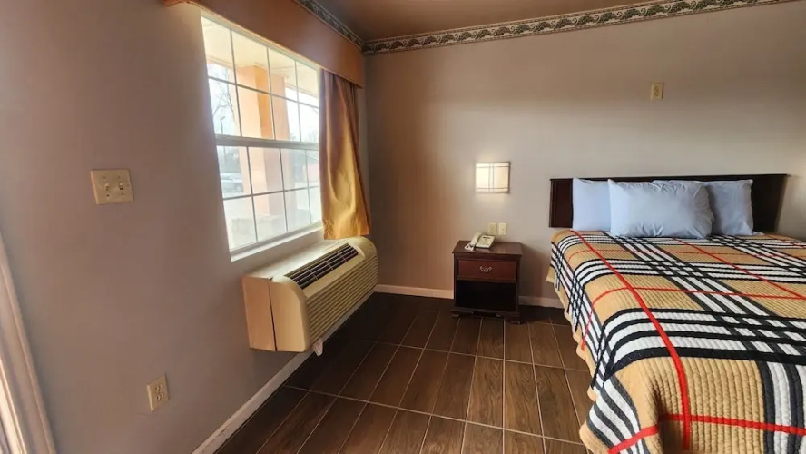 Benbrook Inn & Suites