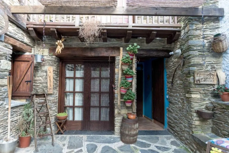 2 Bedrooms Double Cottage