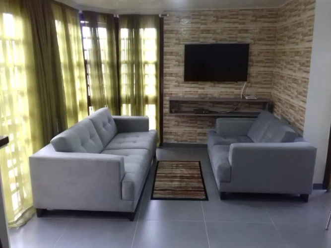 3 Bedrooms Apartment