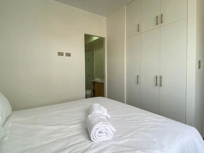 Lovely 2BR With Balcony in Miraflores
