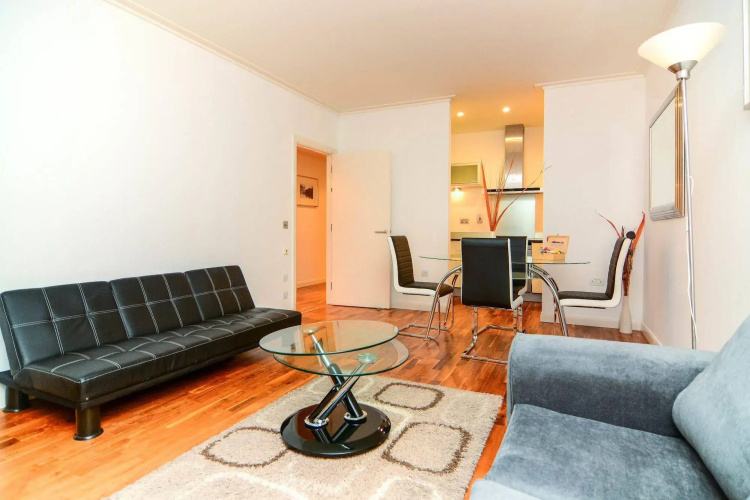 Discovery Dock Apartments West
