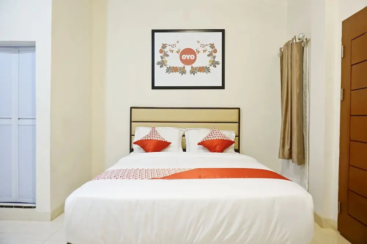 Oyo 1076 Dmc Homestay